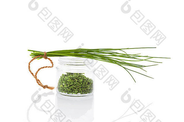 新鲜的细香葱干细香葱香料玻璃Jar孤立的白色背景烹饪健康的芳香草本植物罚款herbes