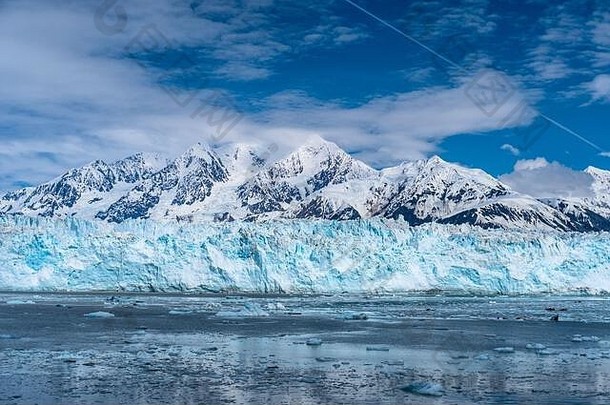 令人惊异的视图哈伯德冰川雪山山峰野生动物冰山美丽的蓝色的脸冰川巡航阿拉斯加
