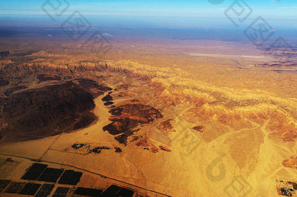 空中视图以色列莫夏夫以利法蒂姆娜公园阿拉瓦沙漠以色列