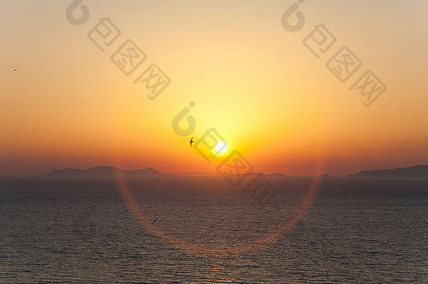 日落耳朵圣托里尼岛希腊古老的希腊小镇在世界范围内伟大的日落