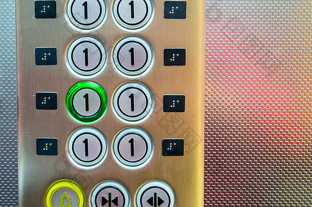 按钮电梯地板上选择地板上数量