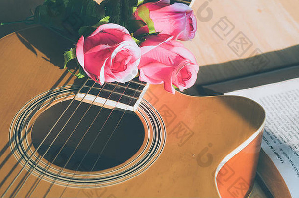 玫瑰花书吉他木表格