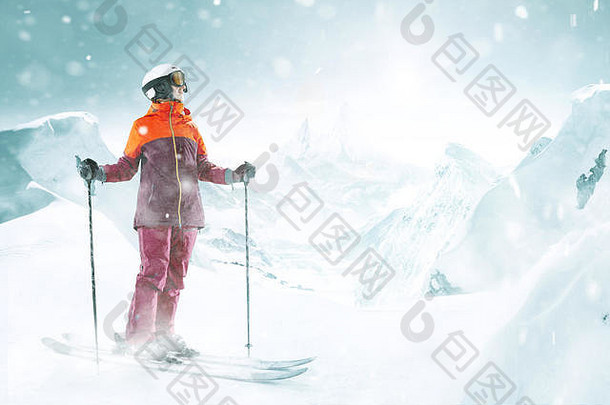 女滑雪站天空手美丽的山景观背景冬天滑雪雪假期体育运动休闲生活方式概念