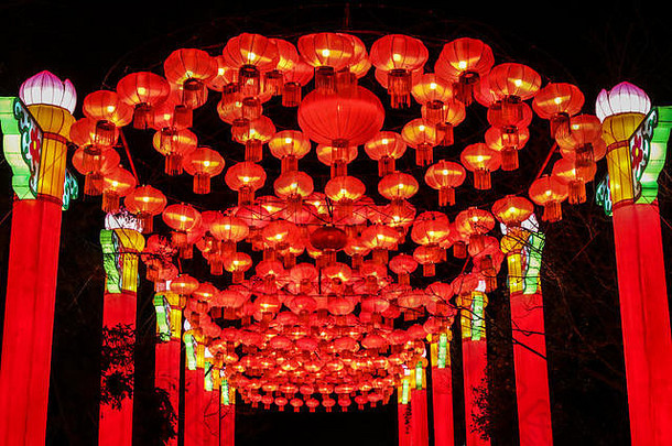红色的纸灯笼中国人光节日