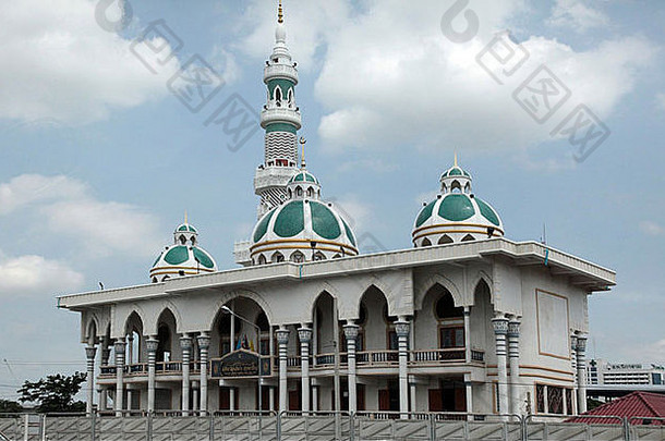 照片泰国风格清真寺郊区曼谷泰国列Cupolas绿色白色颜色