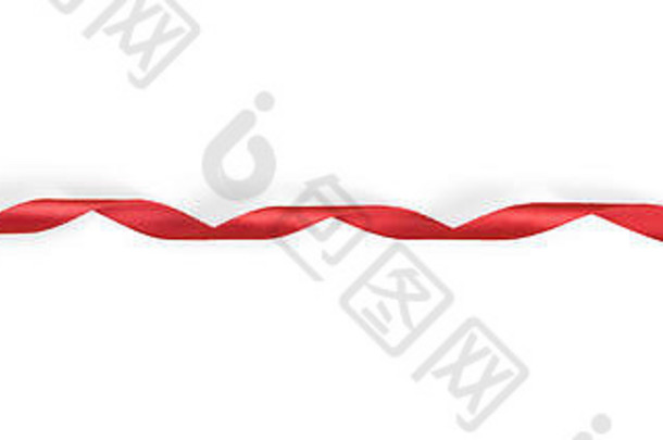 红色的扭曲的丝带孤立的白色剪裁路径包括