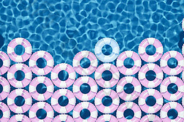 独特的蓝色的浮动环粉红色的浮动环池呈现