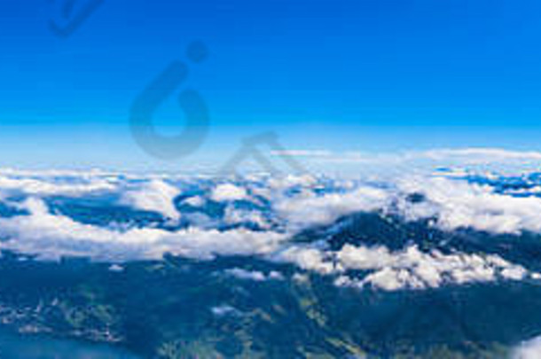 空中视图卢塞恩湖阿尔卑斯山脉云逃前Rigi山瑞士