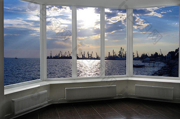 窗口视图晚上海港口码头起重机别尔江斯克