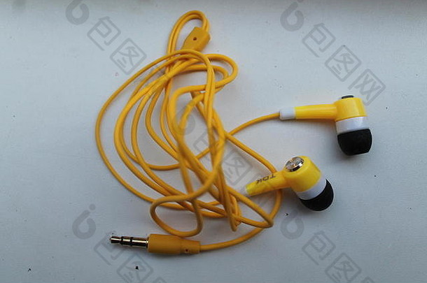 黄色的明亮的青年风格耳机软插头橡胶隔离