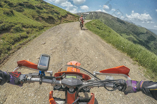 山污垢自行车复古旅程高高加索地区山
