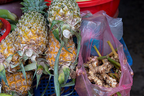 小菠萝香蕉新鲜的高良姜出售嗨市场越南