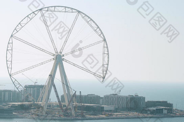 奥埃迪拜10月现场施工因迪拜集主要吸引力蓝水岛终究功能娱乐零售热情好客产品未完成的观察轮迪拜