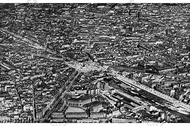 7月列的地方巴士底狱巴黎空中视图