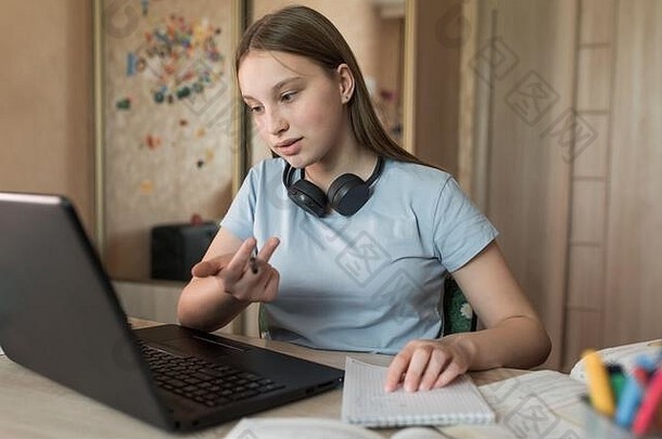 少年女孩年会说话的视频链接老师首页移动PC教训(电子距离学习互联网视频