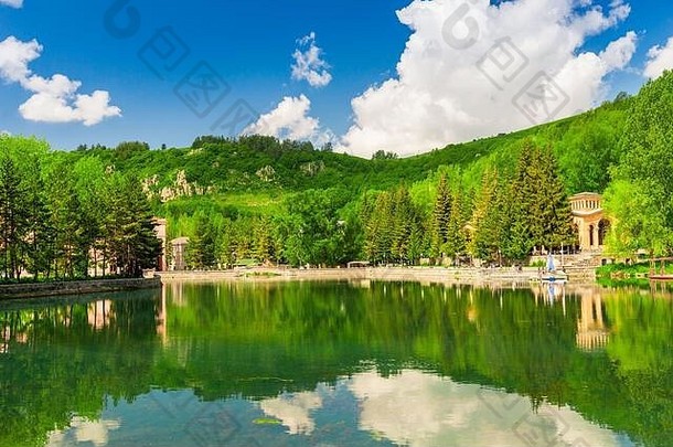视图湖喝画廊矿物水jermuk亚美尼亚