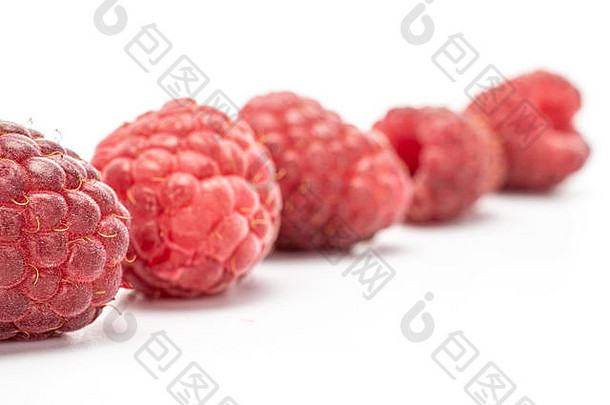 集团<strong>新鲜</strong>的深红色的树莓孤立的白色背景
