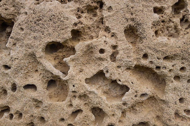 表面低密度砂岩覆盖凹坑