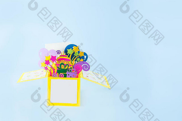 快乐生日手工艺流行问候卡使纸明亮的明信片纸数字礼品盒生日蛋糕礼物气球