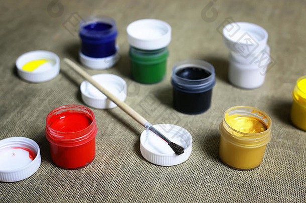 集油漆罐