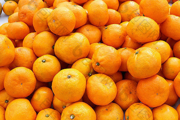 新鲜普通话橙色橘子出售市场