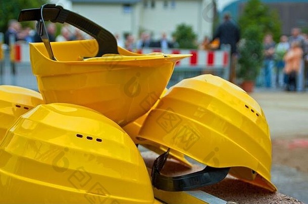 黄色的安全头盔建设网站
