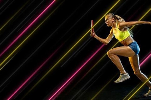 有创意的体育运动霓虹灯行黑暗背景摩天观景轮建议女跑步者球员培训行动运动概念爱好健康的生活方式青年行动运动现代风格