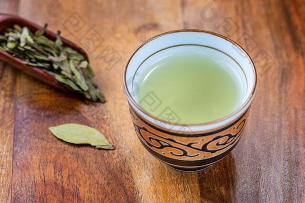 日本绿色茶杯木表格