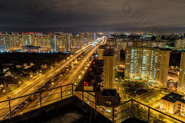 视图柳贝城市晚上莫斯科州俄罗斯