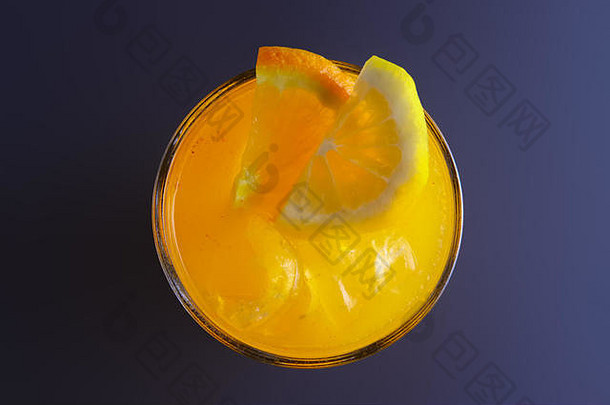开销视图玻璃冷橙色汁