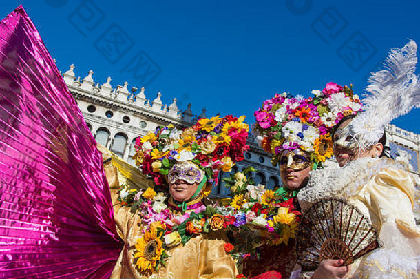 威尼斯意大利2月夫妇服装面具马克广场威尼斯狂欢节
