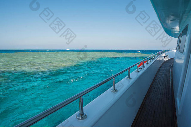 视图一边奢侈品电动机游艇海热带ocen视图珊瑚礁