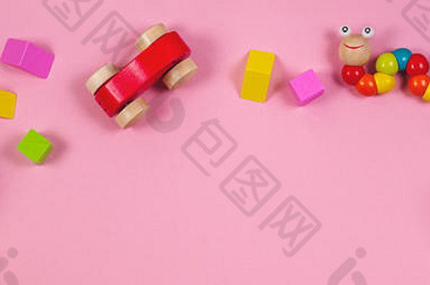 婴儿孩子们玩具横幅背景色彩斑斓的木塞玩具