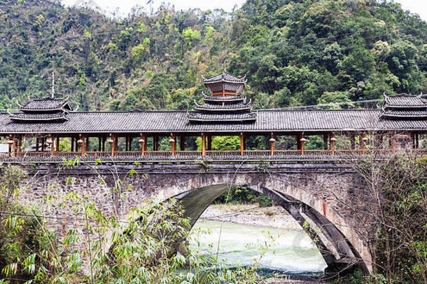 旅行中国外盾人风格桥为一体村河龙胜热弹簧国家森林公园香山分销