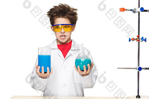 男孩化学家实验化学流体实验室