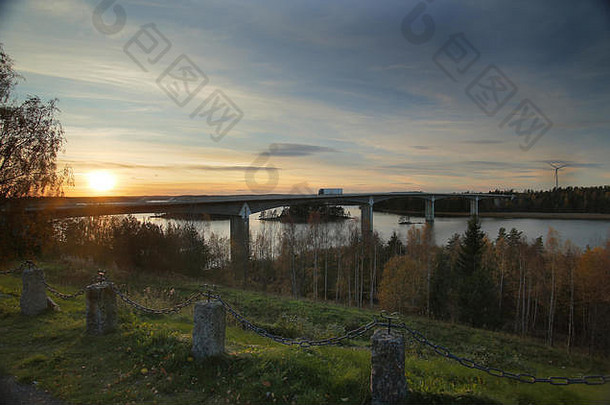 桥阿斯克松德北部部分湖韦特恩瑞典