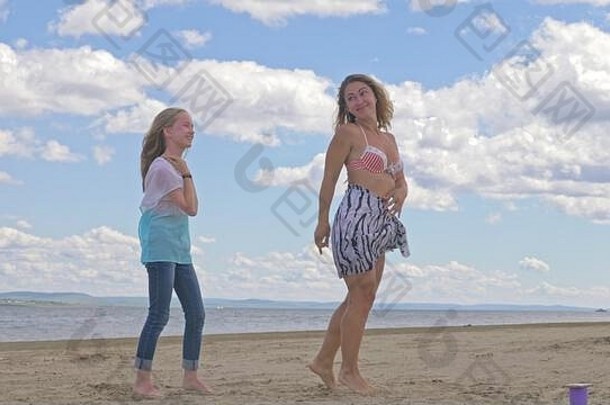 家庭舞蹈海滩专业舞者