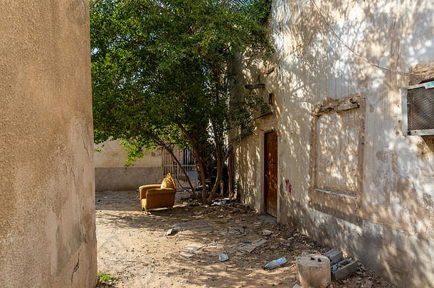 废弃的房子沙发结束下午树叶阴影墙msheireb区多哈回合谈判<strong>卡塔尔</strong>