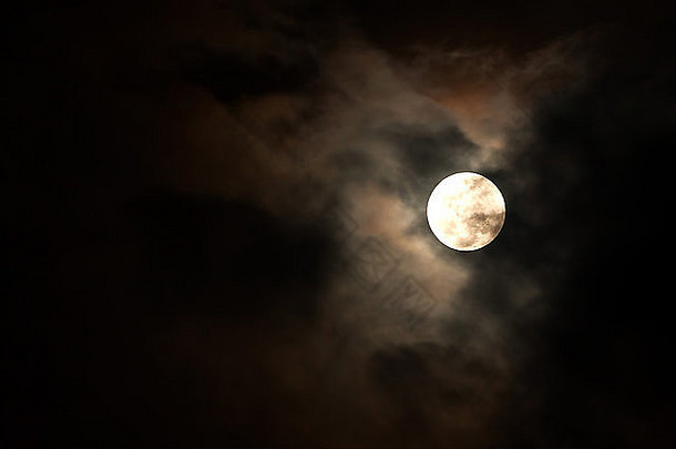 完整的月亮闪亮的天空血月亮月光