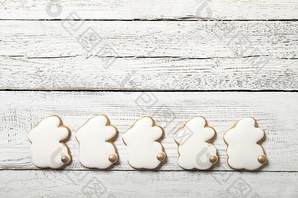 复活节饼干白色木背景的地方文本复活节兔子