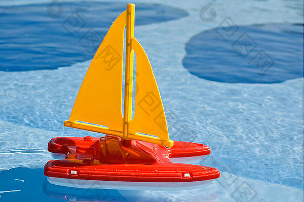 塑料玩具帆船游泳池