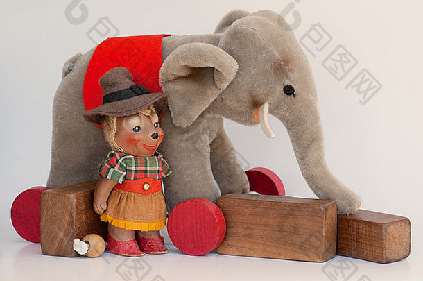 玩具德国刺猬巨魔块大象拉玩具