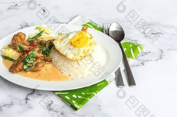 奶油咸蛋炸鸡大米蛋亚洲食物表格