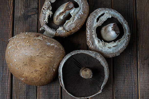 健康的美味的奥图姆斯蔬菜新鲜的波多贝罗<strong>蘑菇</strong>