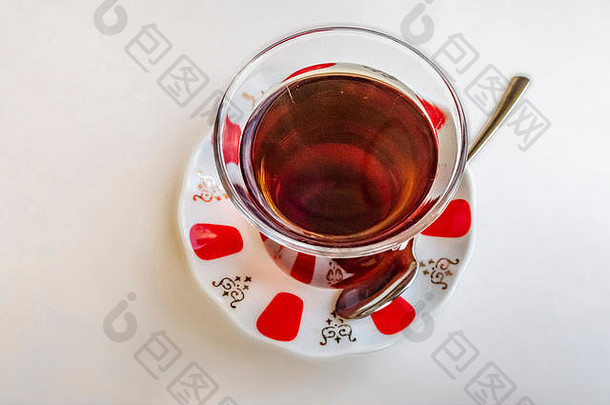 传统的土耳其喝土耳其茶玻璃杯
