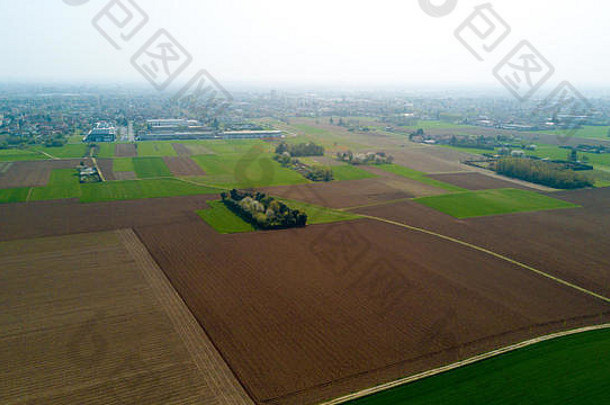 自然景观空中视图场培养绿色草农村农业污垢路