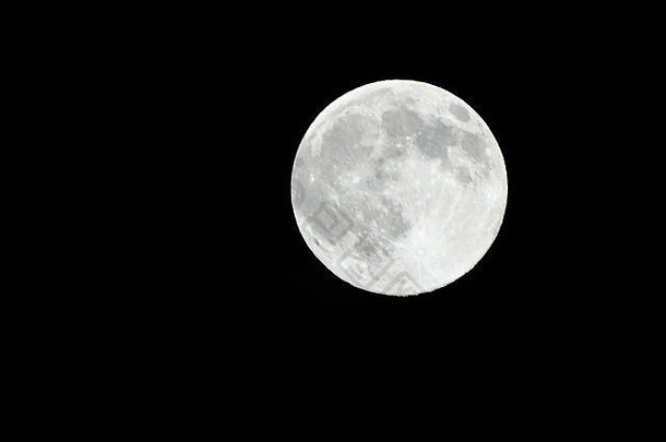 完整的月亮清晰的黑色的天空森尼维耳市加州天空黑色的白色圆形的月亮灰色的地形