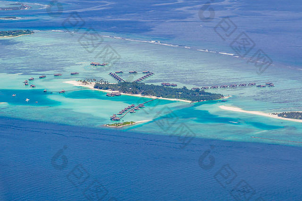 令人惊异的空中视图马尔代夫岛海滩无人机飞机视图环礁岛海