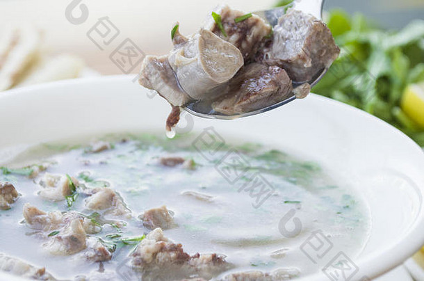 土耳其传统的牛肚汤牛肚corbasi内脏汤