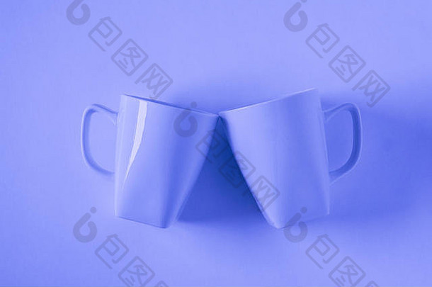 单色蓝色的咖啡杯子蓝色的背景无比的干杯空白空房间空间文本复制Copyspace现代前视图re